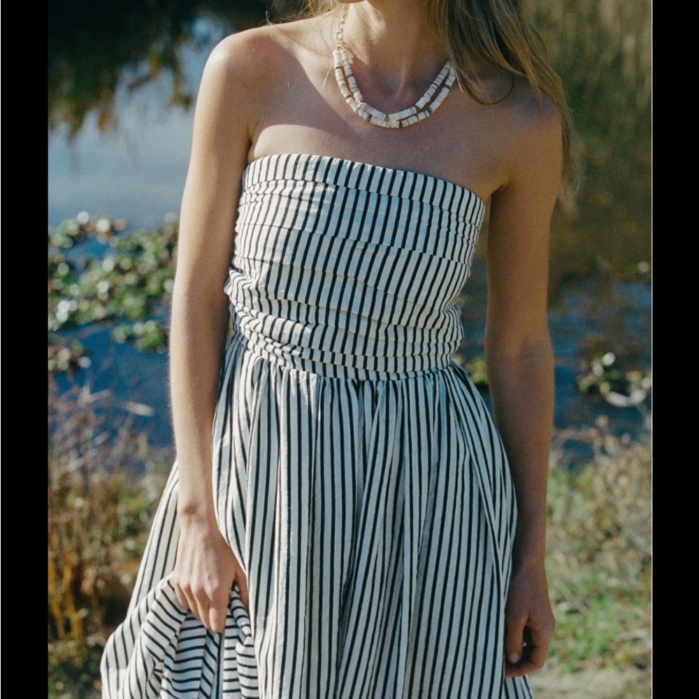 Elegant Black and White Striped Strapless Dress